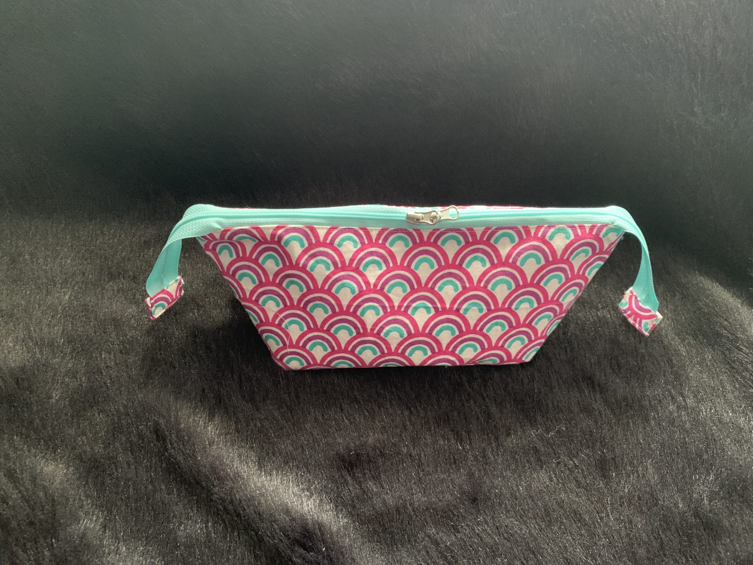 Scallop Scoop Pouch, Small
